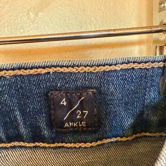 Lucky Brand High Rise Blue Jeans - Picture 4 of 6